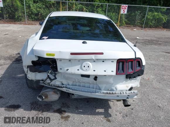 2014 Ford Mustang Premium с VIN 1ZVBP8AM6E5278915, выставлен на аукционе IAAI как лот 43103919 с пробегом 117 086 миль миль и . История ставок и продаж доступна на DreamBid. Изображение 6.