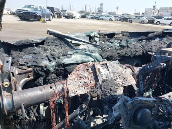 2021 Toyota Sienna LE с VIN 5TDKRKEC8MS003423, выставлен на аукционе IAAI как лот 42954784 с пробегом Не указан миль и . История ставок и продаж доступна на DreamBid. Изображение 7.