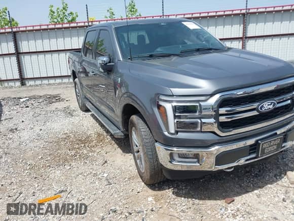 2024 Ford F-150 Lariat z VIN 1FTFW5L57RFB58262, wystawiony jako IAAI lot #42255702 z przebiegiem 4 763 mil mil oraz . Historia ofert i sprzedaży dostępna na DreamBid. Obrazek 1.