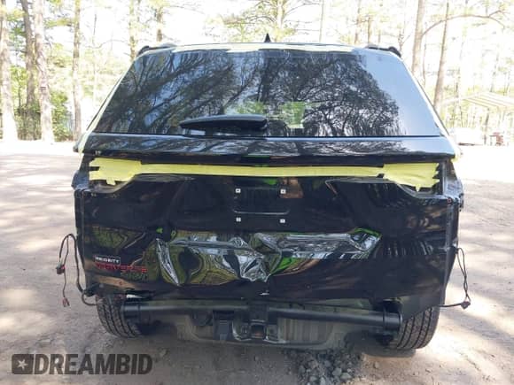 2023 Chevrolet Traverse Premier z VIN 1GNERKKW8PJ334863, wystawiony jako IAAI lot #42060557 z przebiegiem 24 108 mil mil oraz . Historia ofert i sprzedaży dostępna na DreamBid. Obrazek 6.