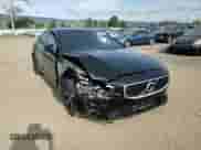 2019 Volvo S60 R-Design z VIN 7JRBR0FM1KG018303, wystawiony jako Copart lot #52407605 z przebiegiem 62 274 mil mil oraz Szkoda całkowita • Salvage title. Historia ofert i sprzedaży dostępna na DreamBid. Obrazek 13.