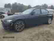 2016 BMW 3 Series 320i xDrive z VIN WBA8E5G54GNU21359, wystawiony jako Copart lot #90828525 z przebiegiem 152 230 mil mil oraz Czysty tytuł • Clean title. Historia ofert i sprzedaży dostępna na DreamBid. Obrazek 1.