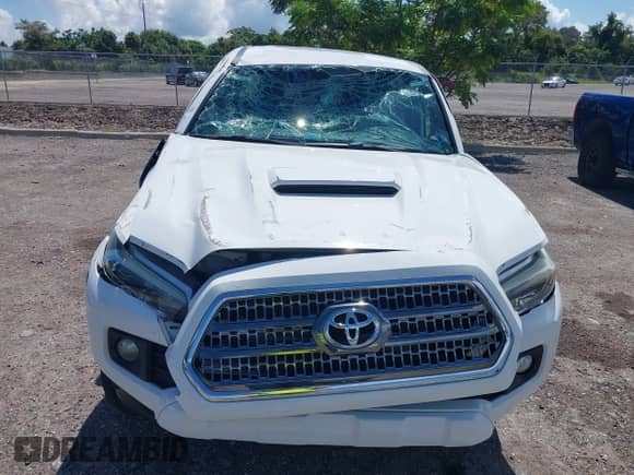 2017 Toyota Tacoma SR5 с VIN 5TFCZ5ANXHX082879, выставлен на аукционе IAAI как лот 42868022 с пробегом 114 120 миль миль и . История ставок и продаж доступна на DreamBid. Изображение 6.