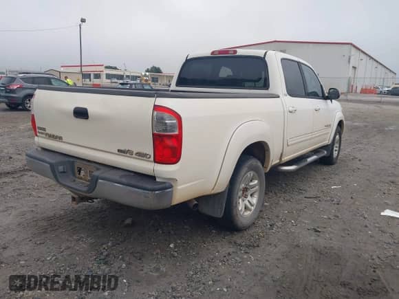 2006 Toyota Tundra SR5 with VIN 5TBDT441X6S549903, listed as a IAAI auction lot 43384170 with 303,388 mi miles and . Bid and sale history available at DreamBid. Image 4.