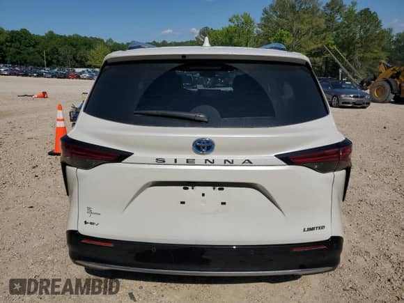 2025 Toyota Sienna Limited с VIN 5TDZRKEC9SS226758, выставлен на аукционе Copart как лот 56335185 с пробегом 9 572 миль миль и Списание • Salvage title. История ставок и продаж доступна на DreamBid. Изображение 6.