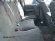 2005 Dodge 2500 SLT z VIN 3D7KS28C25G844501, wystawiony jako IAAI lot #42176860 z przebiegiem 238 386 mil mil oraz . Historia ofert i sprzedaży dostępna na DreamBid. Obrazek 8.