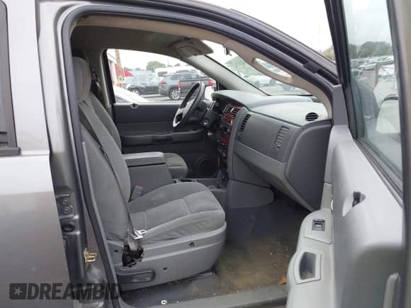 2005 Dodge Durango SLT with VIN 1D4HB48D25F605138, listed as a IAAI auction lot 43252892 with Not provided miles and . Bid and sale history available at DreamBid. Image 5.