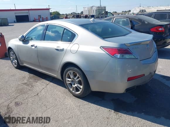 2011 Acura TL with VIN 19UUA8F20BA005560, listed as a IAAI auction lot 43432555 with 362,426 mi miles and . Bid and sale history available at DreamBid. Image 3.
