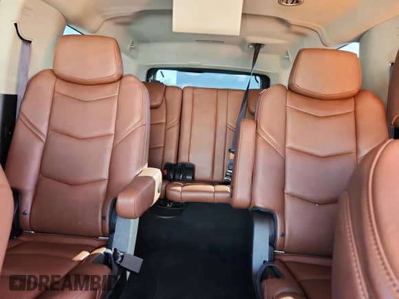 2016 Cadillac Escalade ESV Premium Collection с VIN 1GYS3JKJ5GR363759, выставлен на аукционе Copart как лот 65593675 с пробегом 140 737 миль миль и Списание • Salvage title. История ставок и продаж доступна на DreamBid. Изображение 10.