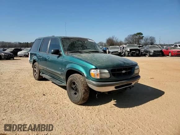 1998 Ford Explorer XLT с VIN 1FMZU32P8WZC33499, выставлен на аукционе Copart как лот 46713545 с пробегом 371 924 миль миль и Списание • Salvage title. История ставок и продаж доступна на DreamBid. Изображение 12.