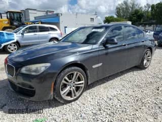 2015 BMW 7 Series 740i с VIN WBAYA6C50FGK16244, выставлен на аукционе Copart как лот 84005165 с пробегом 137 489 миль миль и Списание • Salvage title. История ставок и продаж доступна на DreamBid. Изображение 1.