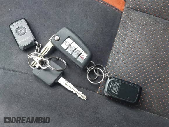 2015 Nissan Note SV z VIN 3N1CE2CP4FL413203, wystawiony jako IAAI lot #42382532 z przebiegiem 139 160 mil mil oraz . Historia ofert i sprzedaży dostępna na DreamBid. Obrazek 11.