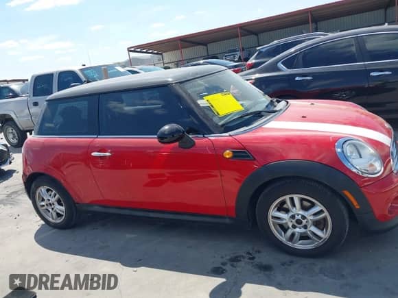 2013 MINI Hardtop с VIN WMWSU3C5XDT374901, выставлен на аукционе IAAI как лот 43326275 с пробегом 86 644 миль миль и . История ставок и продаж доступна на DreamBid. Изображение 13.