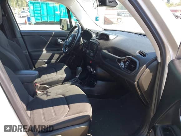 2017 Jeep Renegade Latitude z VIN ZACCJABB9HPG50241, wystawiony jako IAAI lot #42807253 z przebiegiem 61 067 mil mil oraz . Historia ofert i sprzedaży dostępna na DreamBid. Obrazek 5.
