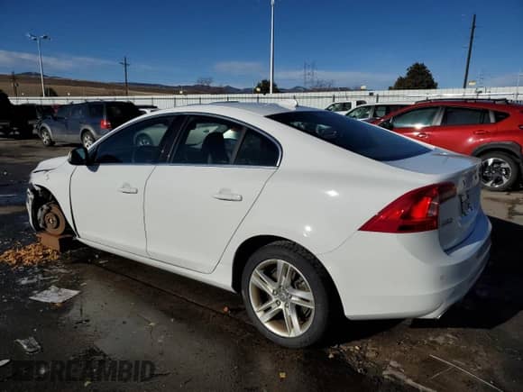 2015 Volvo S60 T5 Premier с VIN YV1612TK9F1347954, выставлен на аукционе Copart как лот 43067315 с пробегом 73 474 миль миль и Списание • Salvage title. История ставок и продаж доступна на DreamBid. Изображение 2.