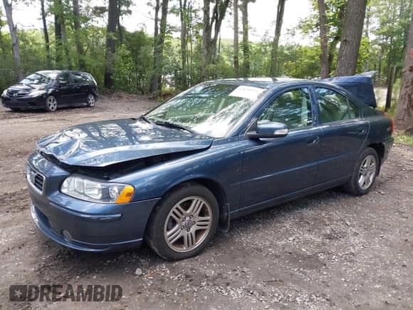 2009 Volvo S60 2.5T with VIN YV1RS592692723625, listed as a IAAI auction lot 42630155 with 81,603 mi miles and . Bid and sale history available at DreamBid. Image 2.