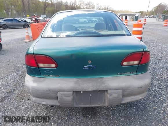 1998 Chevrolet Cavalier z VIN 1G1JC524XW7149954, wystawiony jako IAAI lot #42032250 z przebiegiem 255 913 mil mil oraz . Historia ofert i sprzedaży dostępna na DreamBid. Obrazek 16.