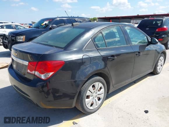 2016 Chevrolet Cruze LS z VIN 1G1PC5SH8G7168579, wystawiony jako IAAI lot #42967204 z przebiegiem 165 515 mil mil oraz . Historia ofert i sprzedaży dostępna na DreamBid. Obrazek 4.