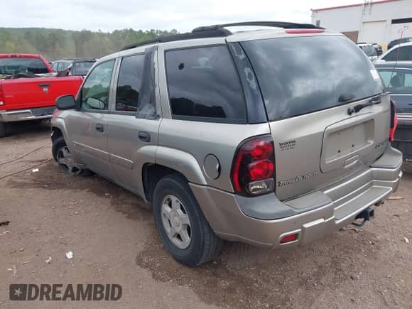 2002 Chevrolet TrailBlazer LS с VIN 1GNDS13SX22455936, выставлен на аукционе IAAI как лот 43399046 с пробегом 226 665 миль миль и . История ставок и продаж доступна на DreamBid. Изображение 3.