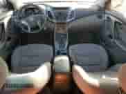 2015 Hyundai Elantra SE с VIN 5NPDH4AE0FH627305, выставлен на аукционе Copart как лот 85874325 с пробегом 84 424 миль миль и Списание • Salvage title. История ставок и продаж доступна на DreamBid. Изображение 8.