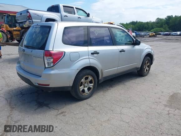 2010 Subaru Forester X with VIN JF2SH6AC3AG741539, listed as a IAAI auction lot 42596144 with 189,774 mi miles and . Bid and sale history available at DreamBid. Image 4.