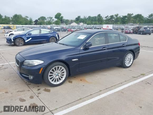 2012 BMW 5 Series 535i с VIN WBAFR7C59CC808394, выставлен на аукционе IAAI как лот 42830529 с пробегом 127 223 миль миль и . История ставок и продаж доступна на DreamBid. Изображение 2.