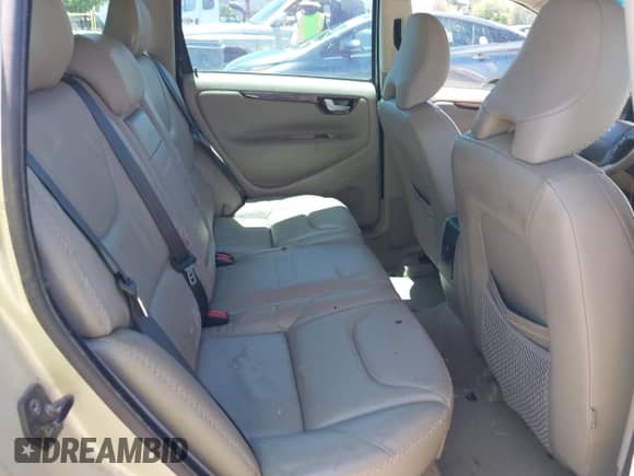 2007 Volvo XC70 with VIN YV4SZ592571261979, listed as a IAAI auction lot 42804913 with 108,622 mi miles and . Bid and sale history available at DreamBid. Image 8.