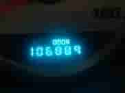 2000 Dodge Neon Highline z VIN 1B3ES46C9YD773497, wystawiony jako IAAI lot #41890890 z przebiegiem 106 889 mil mil oraz . Historia ofert i sprzedaży dostępna na DreamBid. Obrazek 7.