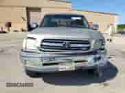 2002 Toyota Tundra SR5 z VIN 5TBRT34132S322580, wystawiony jako Copart lot #82183185 z przebiegiem 205 687 mil mil oraz Szkoda całkowita • Salvage title. Historia ofert i sprzedaży dostępna na DreamBid. Obrazek 5.