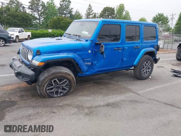 2024 Jeep Wrangler Sahara с VIN 1C4PJXEG9RW237526, выставлен на аукционе IAAI как лот 42112402 с пробегом 2 626 миль миль и . История ставок и продаж доступна на DreamBid. Изображение 2.