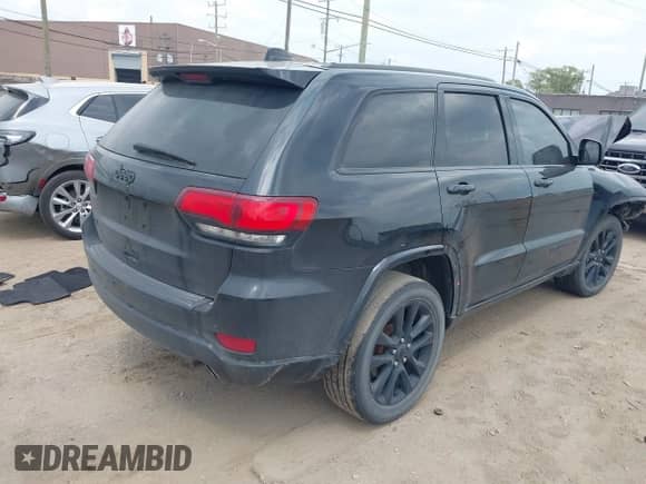 2018 Jeep Grand Cherokee Upland z VIN 1C4RJFAG8JC466195, wystawiony jako IAAI lot #42413128 z przebiegiem 105 488 mil mil oraz . Historia ofert i sprzedaży dostępna na DreamBid. Obrazek 4.