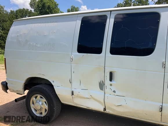 2014 Ford Econoline Cargo Commercial z VIN 1FTSE3EL5EDA40007, wystawiony jako Copart lot #64664305 z przebiegiem 213 836 mil mil oraz Czysty tytuł • Clean title. Historia ofert i sprzedaży dostępna na DreamBid. Obrazek 12.