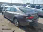 2021 Toyota Camry LE z VIN 4T1C11AK6MU594216, wystawiony jako IAAI lot #42732884 z przebiegiem 102 694 mil mil oraz . Historia ofert i sprzedaży dostępna na DreamBid. Obrazek 3.