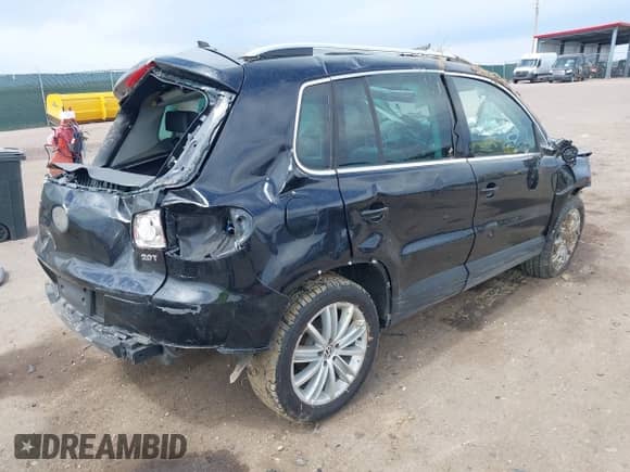 2011 Volkswagen Tiguan S with VIN WVGAV7AX4BW506582, listed as a IAAI auction lot 42080965 with Not provided miles and . Bid and sale history available at DreamBid. Image 4.