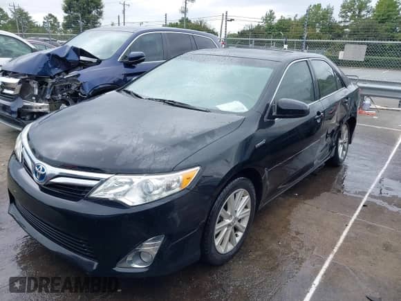 2013 Toyota Camry LE z VIN 4T1BD1FK5DU071300, wystawiony jako IAAI lot #43333370 z przebiegiem 175 536 mil mil oraz . Historia ofert i sprzedaży dostępna na DreamBid. Obrazek 2.