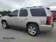 2009 Chevrolet Tahoe 1LT with VIN 1GNEC23389R231646, listed as a Copart auction lot 84576125 with 253,516 mi miles and Clean title. Bid and sale history available at DreamBid. Image 2.