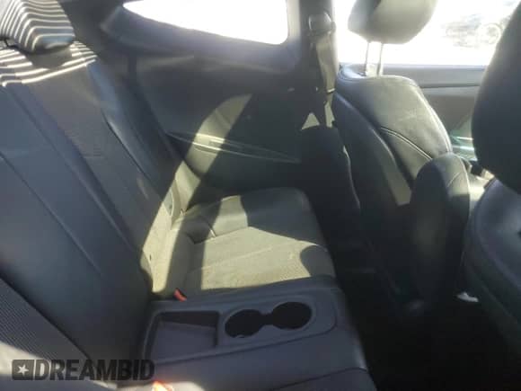 2013 Hyundai Veloster w/Black Int z VIN KMHTC6AD2DU156852, wystawiony jako Copart lot #82449685 z przebiegiem 106 546 mil mil oraz Czysty tytuł • Clean title. Historia ofert i sprzedaży dostępna na DreamBid. Obrazek 10.