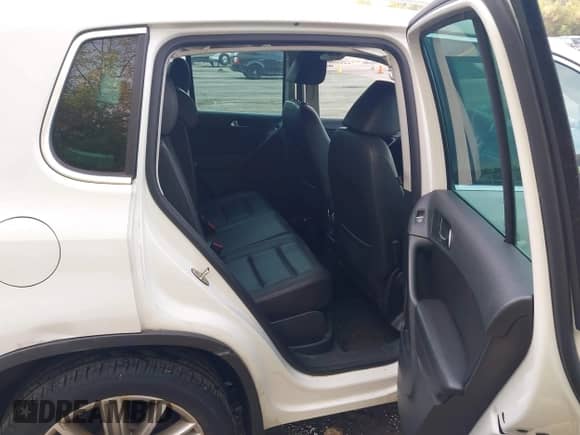 2012 Volkswagen Tiguan S с VIN WVGAV7AX5CW509945, выставлен на аукционе IAAI как лот 43436911 с пробегом 168 517 миль миль и . История ставок и продаж доступна на DreamBid. Изображение 8.