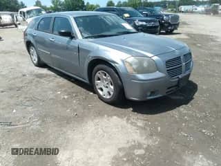2007 Dodge Magnum with VIN 2D4FV47V77H622849, listed as a IAAI auction lot 42627723 with 205,379 mi miles and . Bid and sale history available at DreamBid. Image 1.