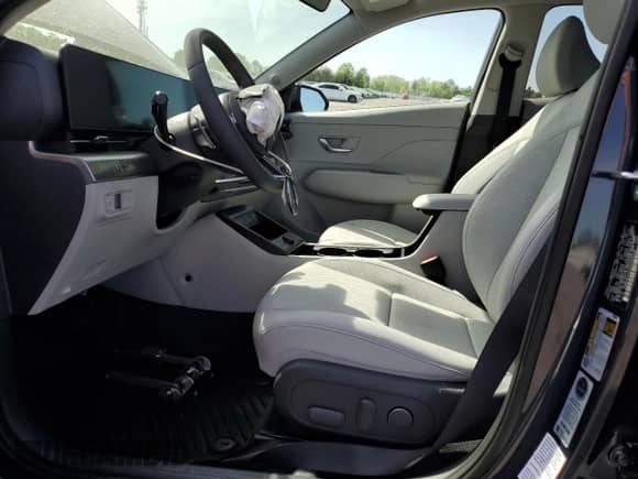 2025 Hyundai Kona Limited с VIN KM8HECA36SU269268, выставлен на аукционе Copart как лот 53791995 с пробегом 181 миль миль и Списание • Salvage title. История ставок и продаж доступна на DreamBid. Изображение 7.
