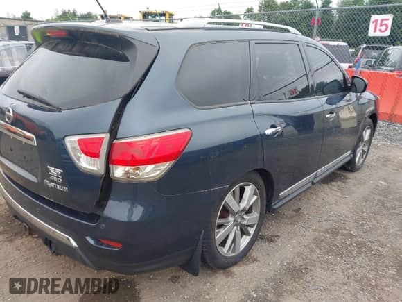 2013 Nissan Pathfinder SV z VIN 5N1AR2MM1DC690487, wystawiony jako IAAI lot #42611901 z przebiegiem 158 362 mil mil oraz . Historia ofert i sprzedaży dostępna na DreamBid. Obrazek 6.