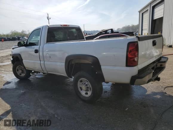 2006 Chevrolet Silverado 2500HD LS with VIN 1GCHC24U26E272208, listed as a Copart auction lot 50386135 with 278,936 mi miles and Salvage title. Bid and sale history available at DreamBid. Image 2.