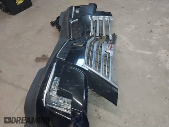 2016 Cadillac Escalade ESV Platinum с VIN 1GYS4KKJ2GR394857, выставлен на аукционе IAAI как лот 41854880 с пробегом 135 520 миль миль и . История ставок и продаж доступна на DreamBid. Изображение 12.