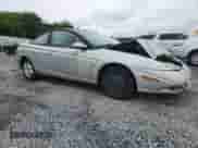 2002 Saturn SC с VIN 1G8ZY127X2Z290823, выставлен на аукционе Copart как лот 58144795 с пробегом 219 775 миль миль и Списание • Salvage title. История ставок и продаж доступна на DreamBid. Изображение 4.