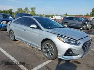 2019 Hyundai Sonata Limited с VIN KMHE34L39KA090462, выставлен на аукционе IAAI как лот 43102589 с пробегом 177 184 миль миль и . История ставок и продаж доступна на DreamBid. Изображение 1.