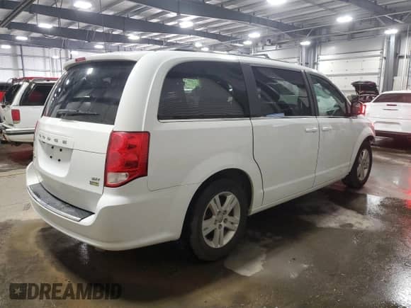 2018 Dodge Grand Caravan SXT with VIN 2C4RDGCG8JR239218, listed as a Copart auction lot 68333905 with 153,219 mi miles and Salvage title. Bid and sale history available at DreamBid. Image 3.