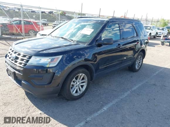 2017 Ford Explorer z VIN 1FM5K7B8XHGD88249, wystawiony jako IAAI lot #42702248 z przebiegiem 109 067 mil mil oraz . Historia ofert i sprzedaży dostępna na DreamBid. Obrazek 2.