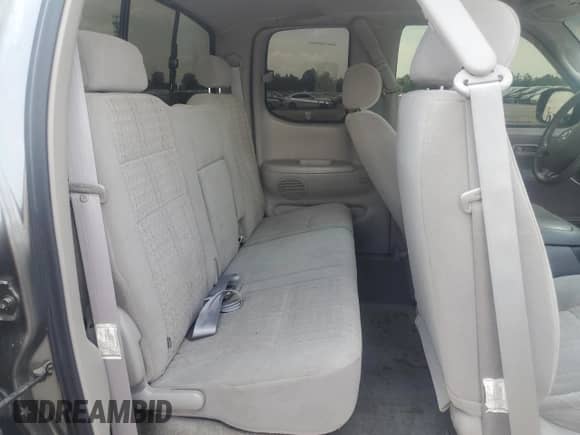 2004 Toyota Tundra SR5 z VIN 5TBBT44194S446136, wystawiony jako Copart lot #65595115 z przebiegiem 89 188 mil mil oraz Czysty tytuł • Clean title. Historia ofert i sprzedaży dostępna na DreamBid. Obrazek 10.