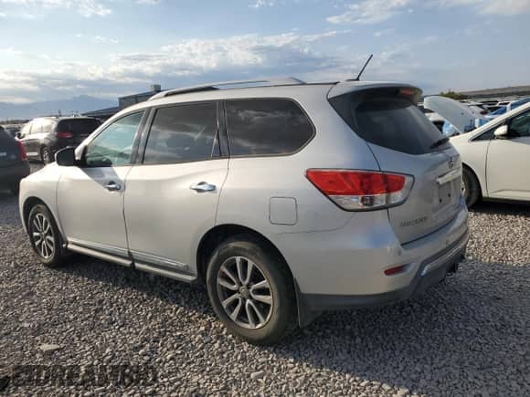 2015 Nissan Pathfinder Platinum with VIN 5N1AR2MM6FC671890, listed as a Copart auction lot 65613745 with 157,995 mi miles and Salvage title. Bid and sale history available at DreamBid. Image 2.