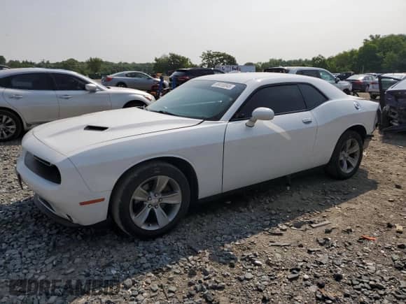 2016 Dodge Challenger SXT with VIN 2C3CDZAG0GH336615, listed as a Copart auction lot 60410045 with 122,101 mi miles and Salvage title. Bid and sale history available at DreamBid. Image 1.
